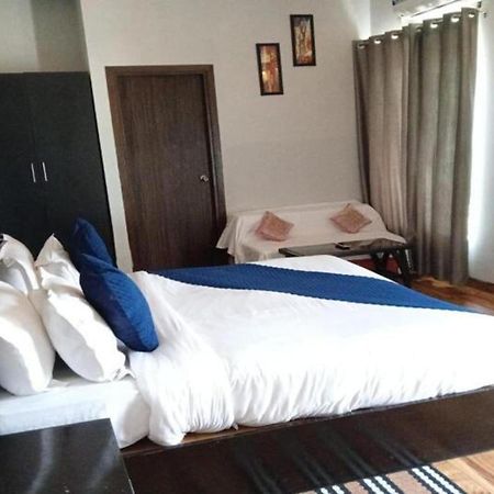 Vrindavan Dreams Hotel And Suites Dış mekan fotoğraf