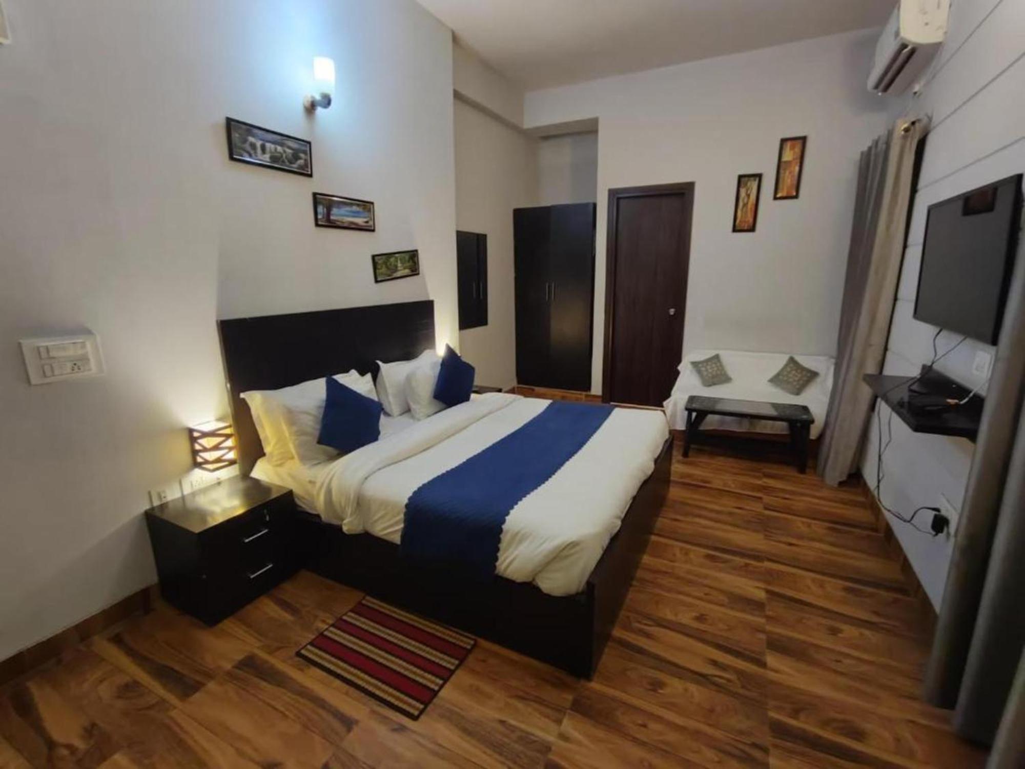 Vrindavan Dreams Hotel And Suites Dış mekan fotoğraf
