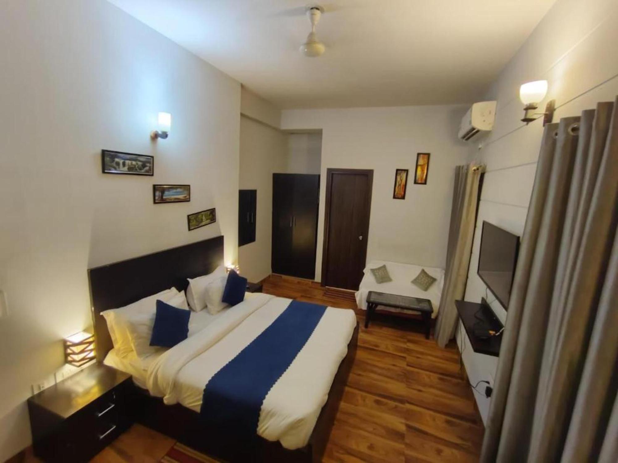 Vrindavan Dreams Hotel And Suites Dış mekan fotoğraf