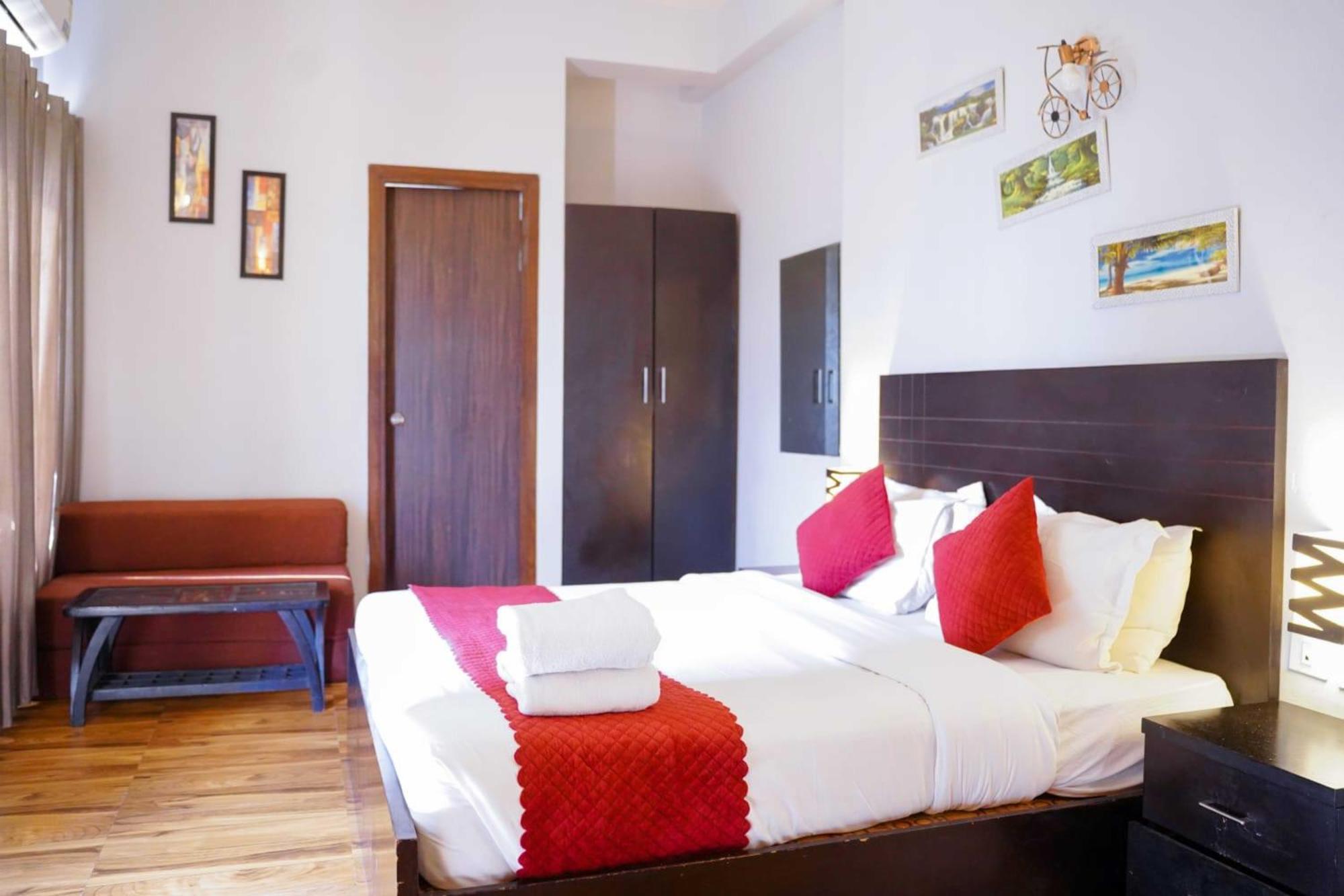 Vrindavan Dreams Hotel And Suites Dış mekan fotoğraf