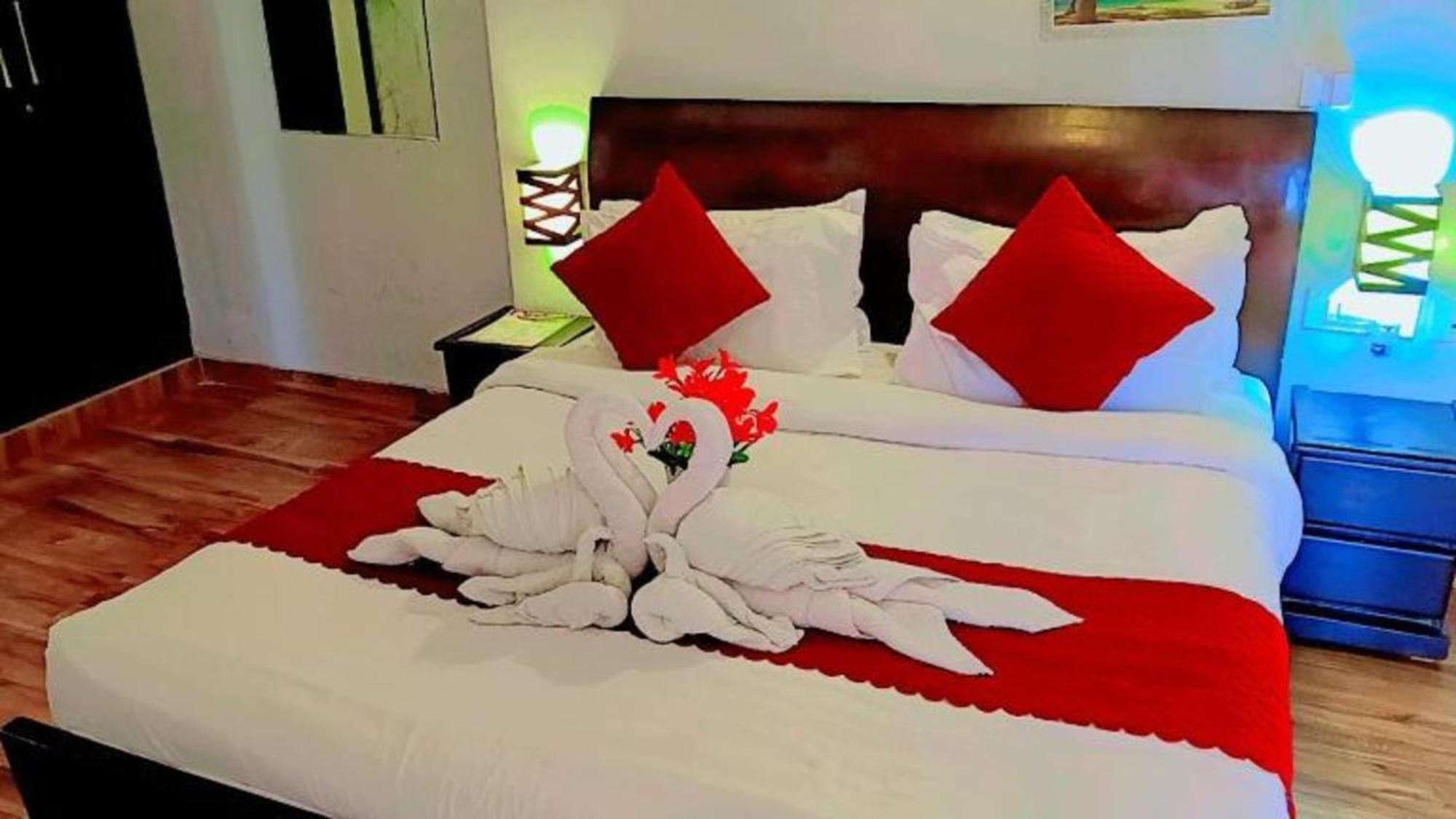 Vrindavan Dreams Hotel And Suites Dış mekan fotoğraf