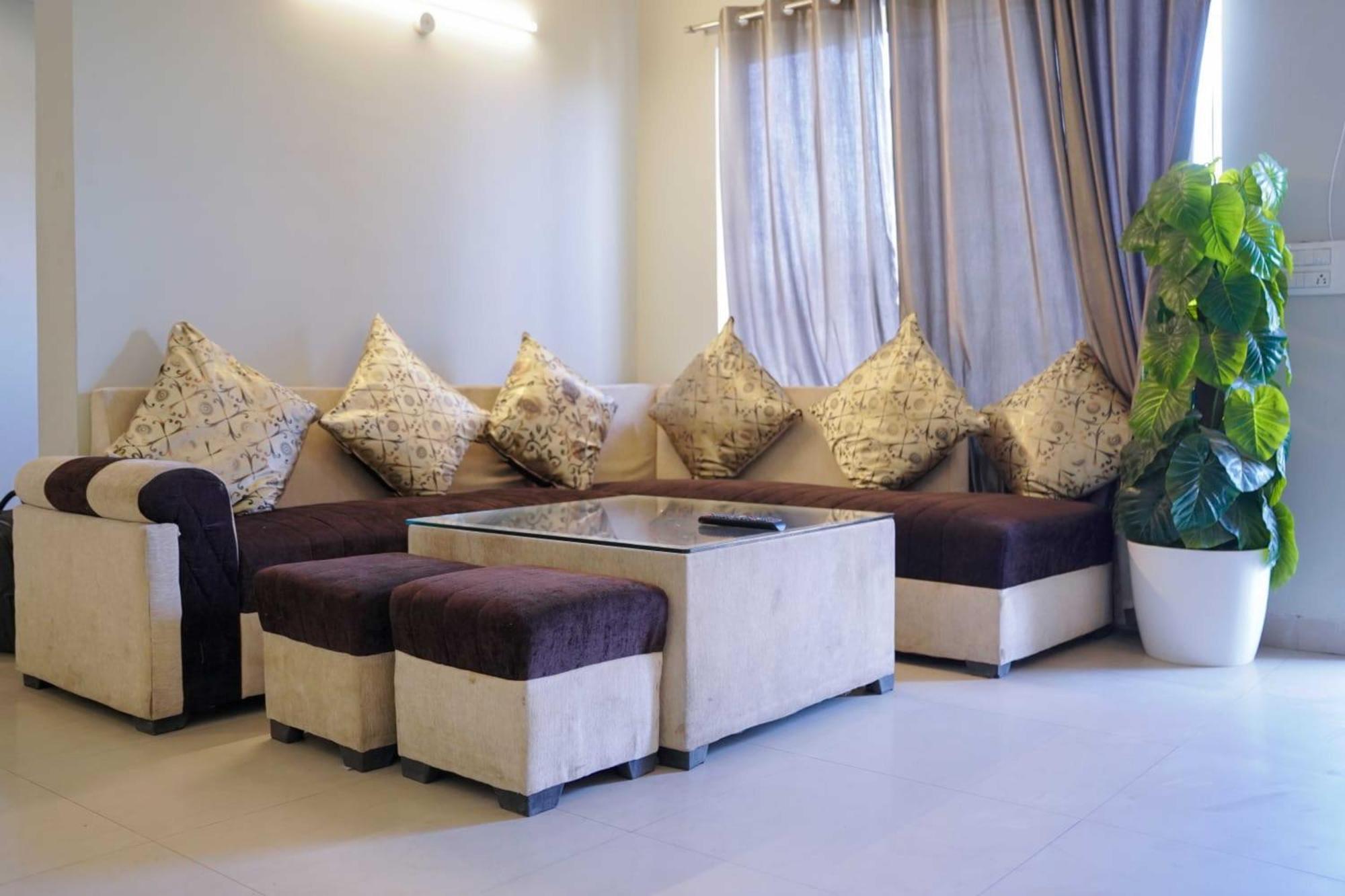 Vrindavan Dreams Hotel And Suites Dış mekan fotoğraf