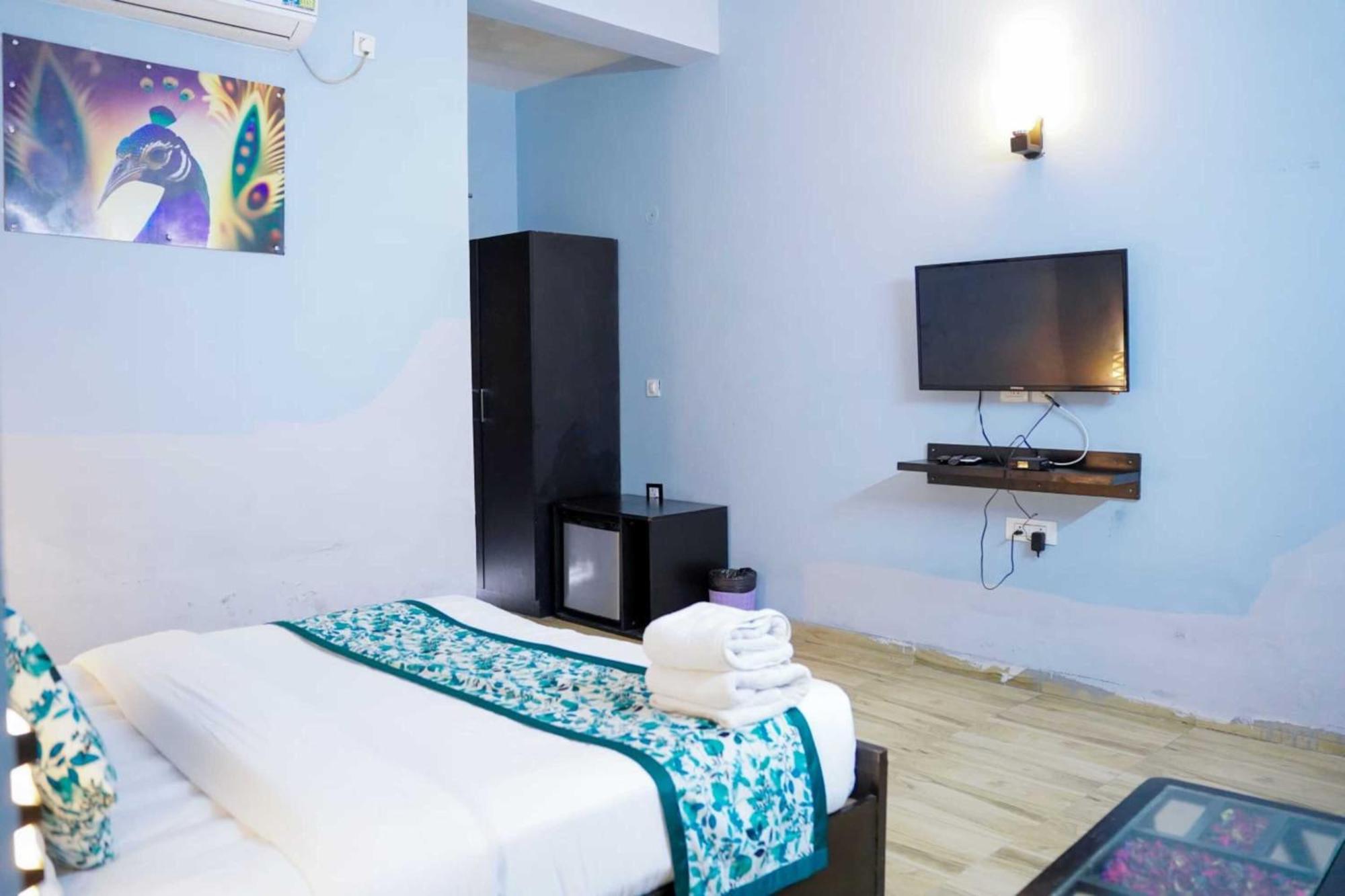 Vrindavan Dreams Hotel And Suites Dış mekan fotoğraf