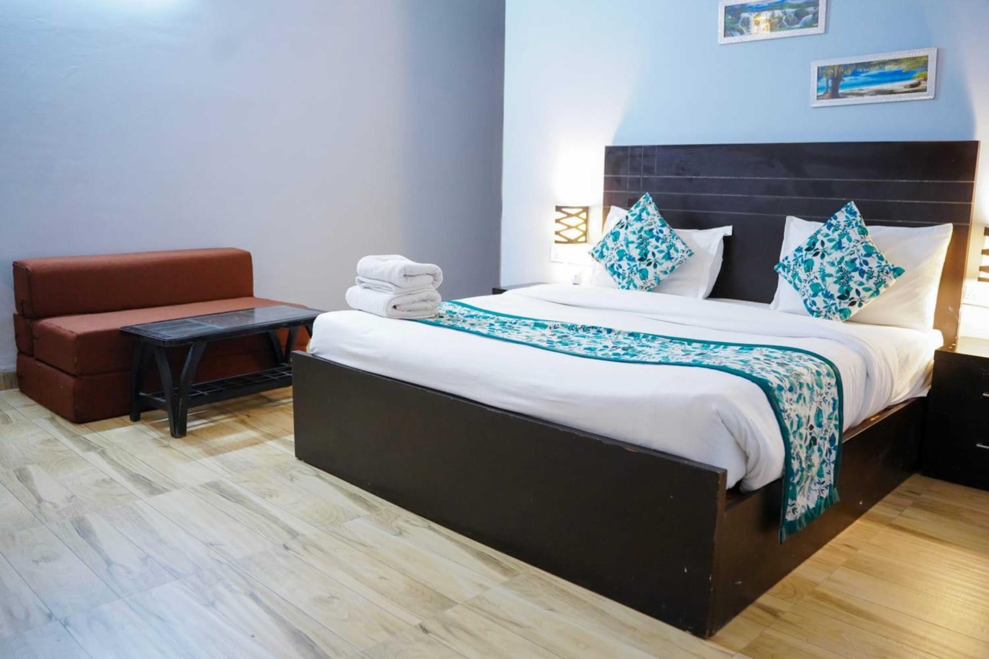 Vrindavan Dreams Hotel And Suites Dış mekan fotoğraf
