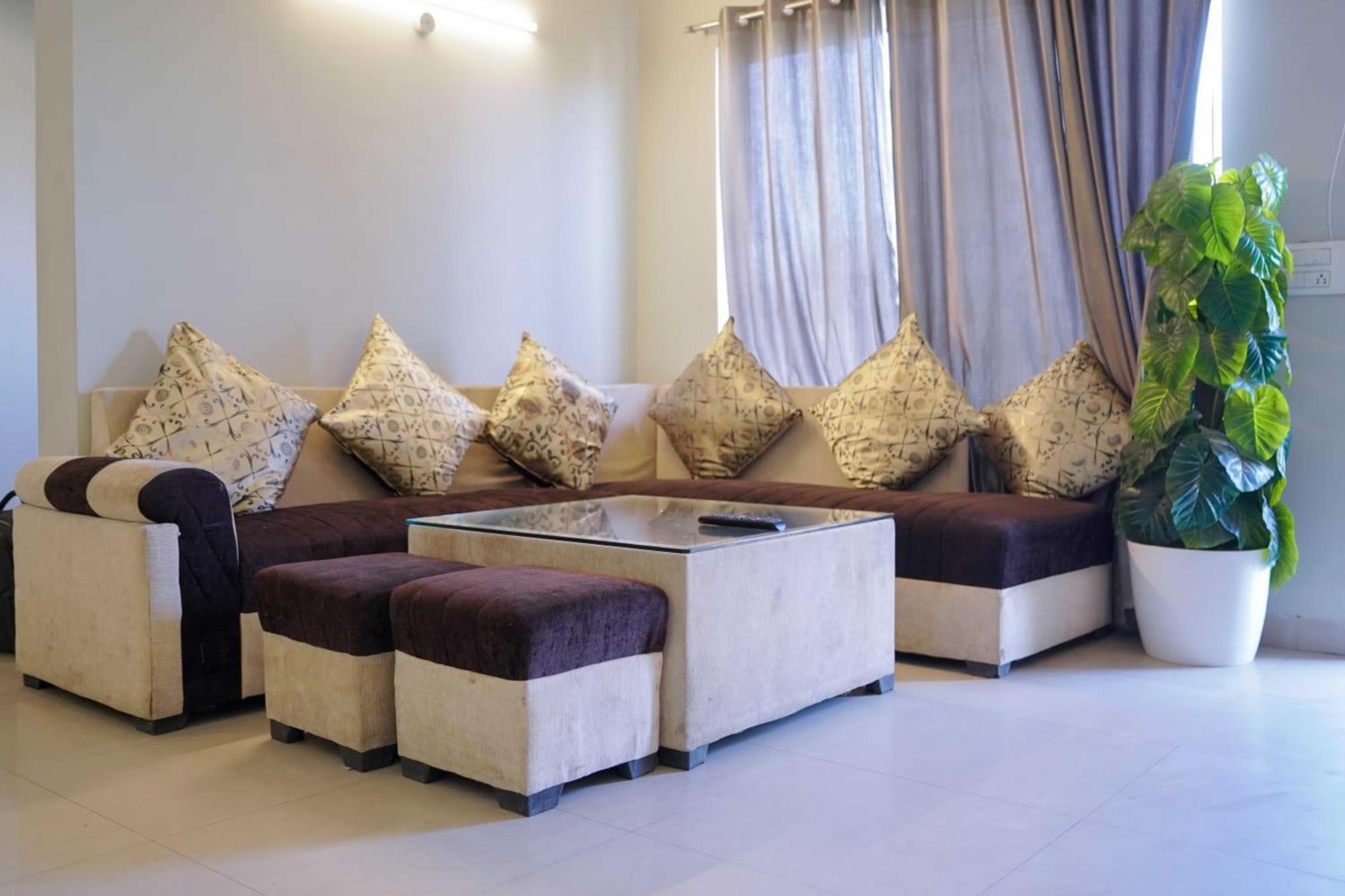 Vrindavan Dreams Hotel And Suites Dış mekan fotoğraf