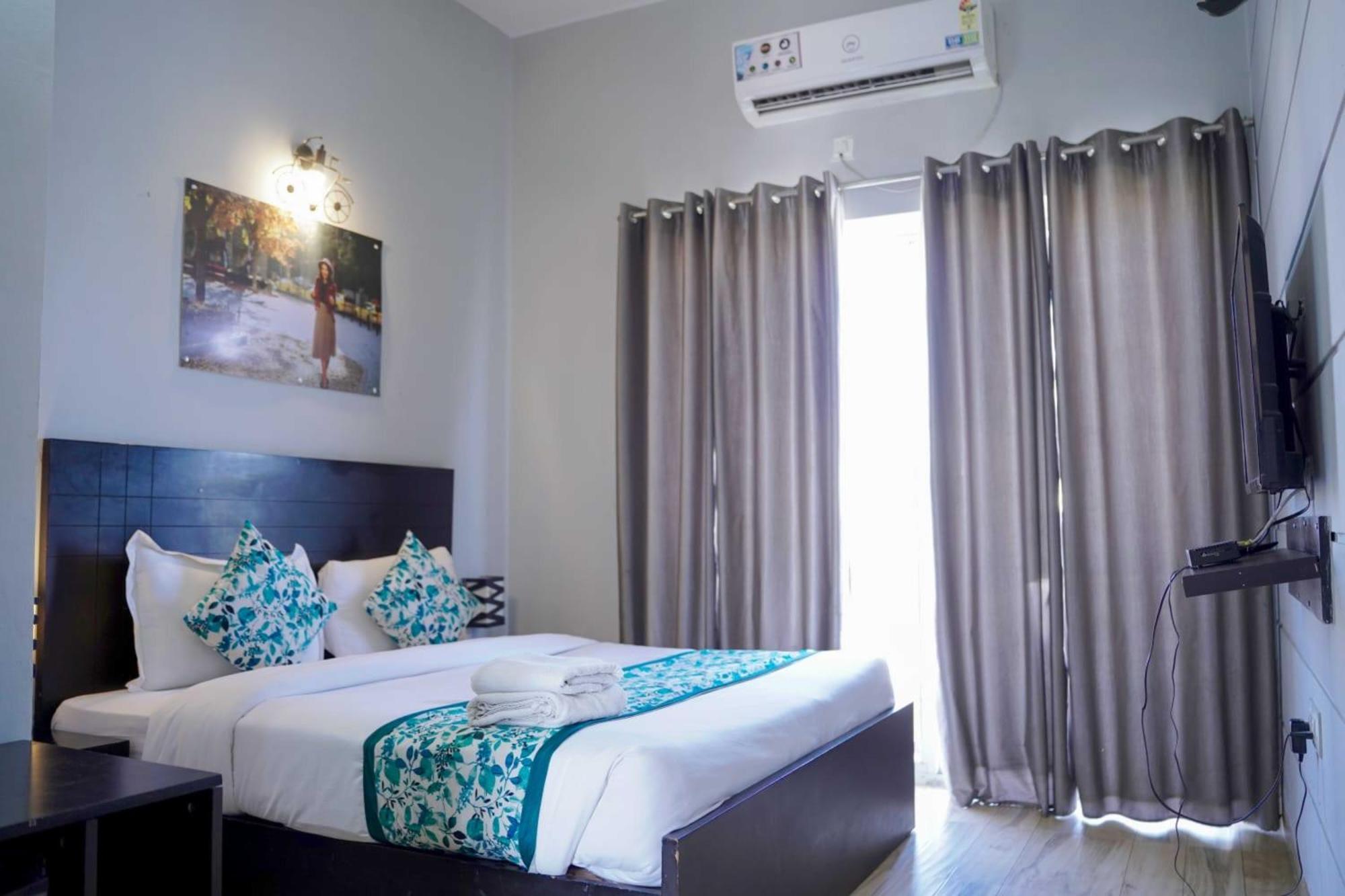 Vrindavan Dreams Hotel And Suites Dış mekan fotoğraf